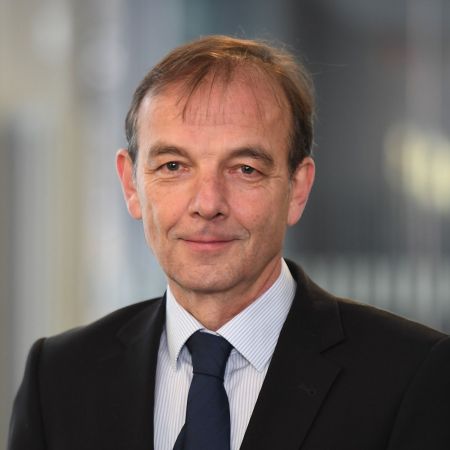 "Prof. Dr. Matthias Brungs"
