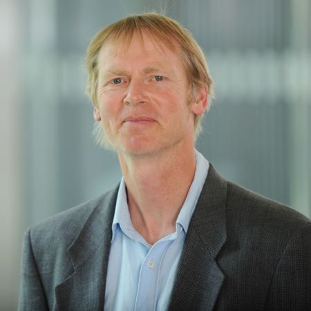 "Prof. Dr. Bernd Sommer"