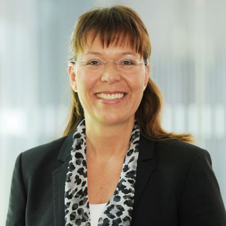 "Prof. Dr. Martina Menne"