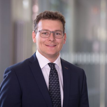 "Prof. Dr. Steffen Arnold"